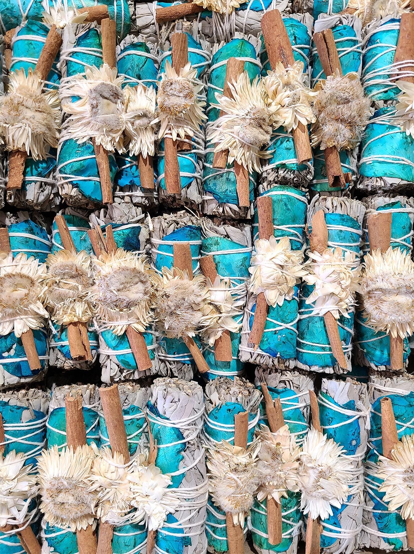 White Sage with Blue Rose Petals, Cinnamon Stick & Decorated "Paperflower" (Bougainvillea Glabra) 4"