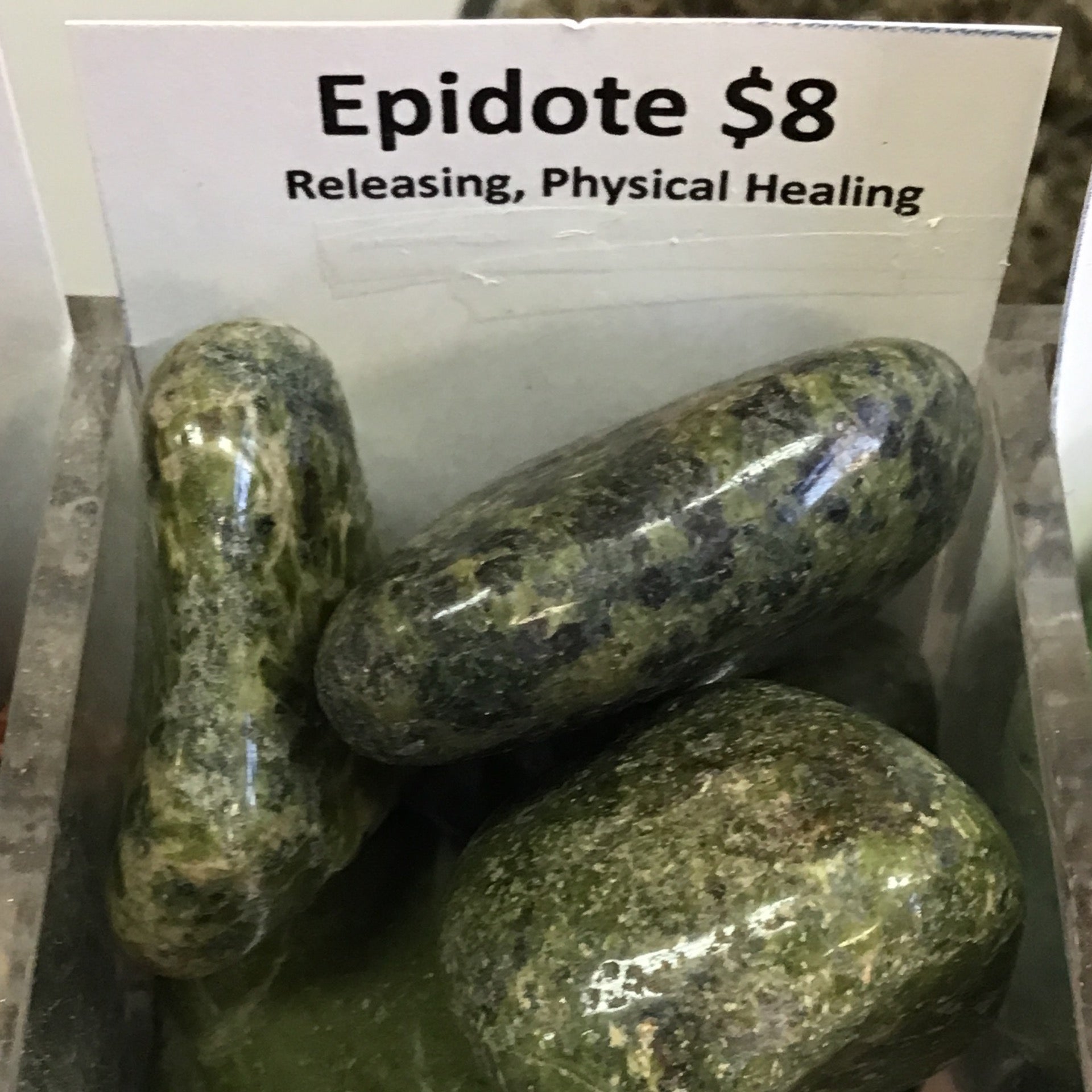 Tumbled Epidote smooth